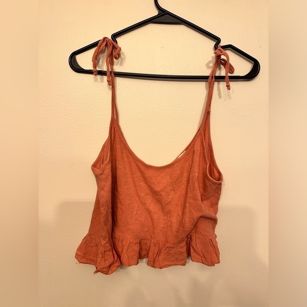 *Project Social T Urban Outfitters, Cropped Ruffle Cami Size Small